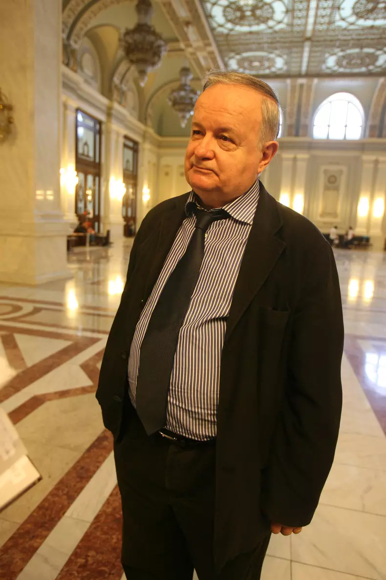 PARLAMENTARI SI CEASURI_