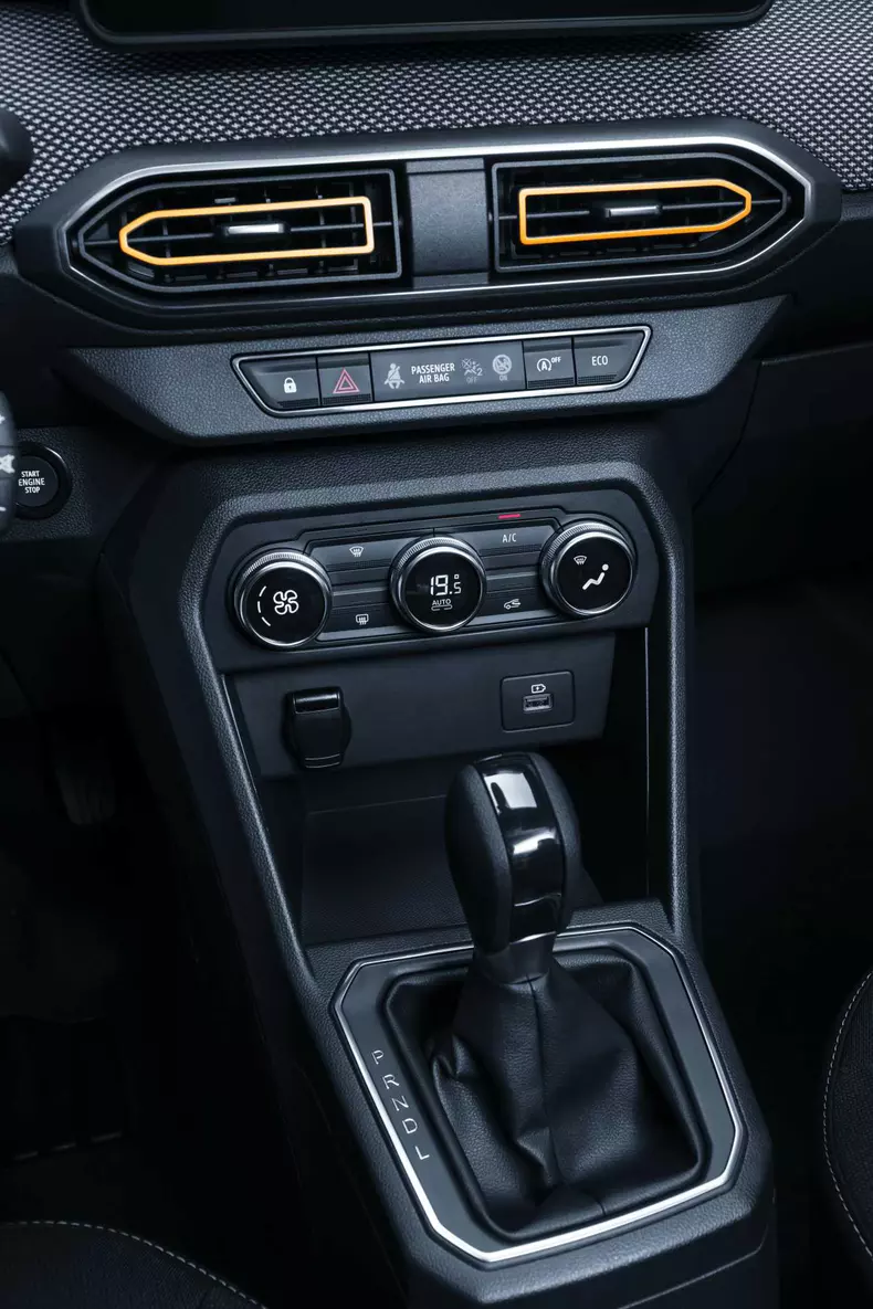 Dacia-Sandero-Stepway-2020-interior-3