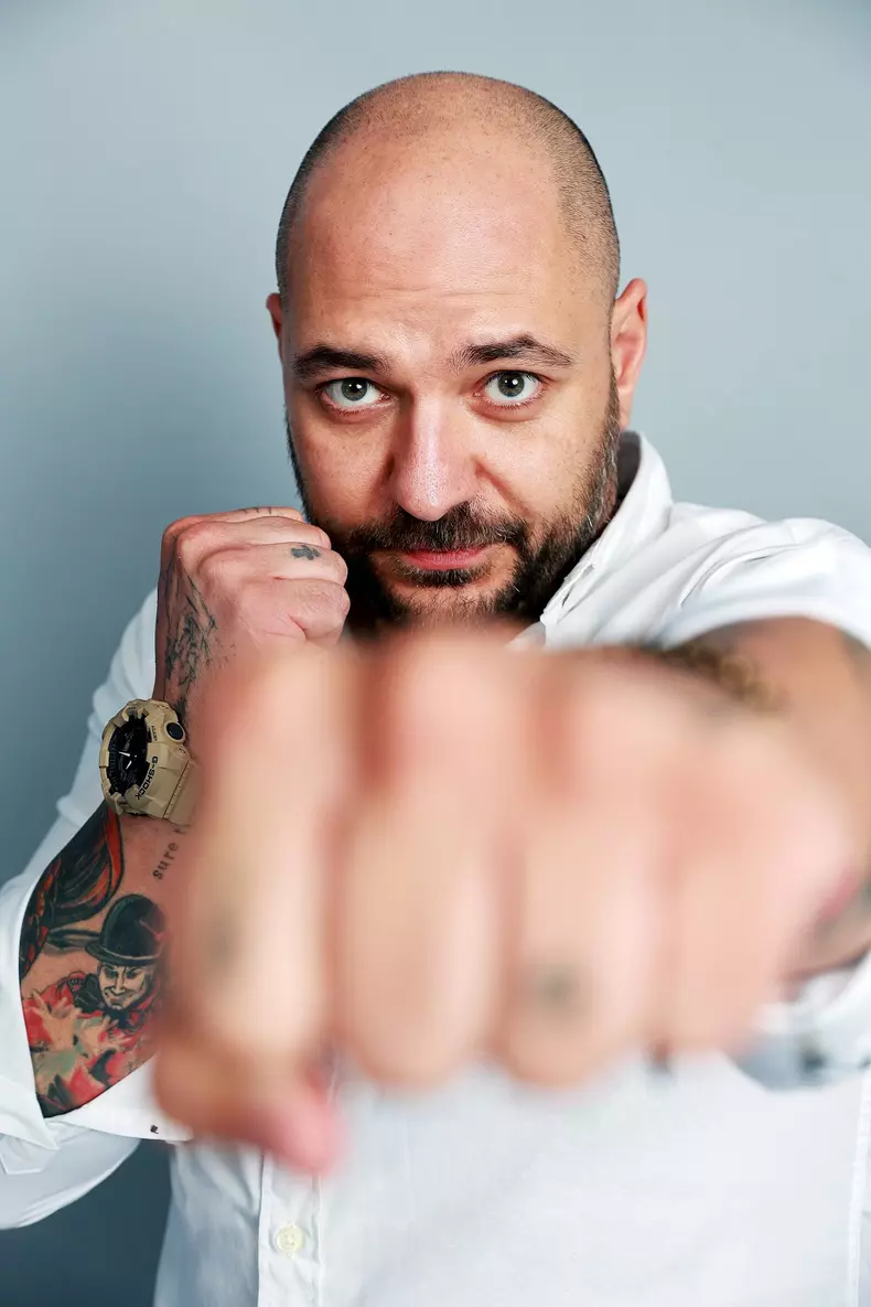 cristi-mitrea-sunt-celebru-scoate-ma-de-aici-1