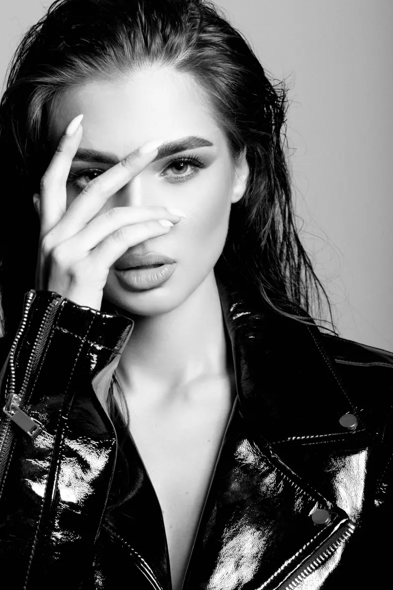Misha Miller (6)