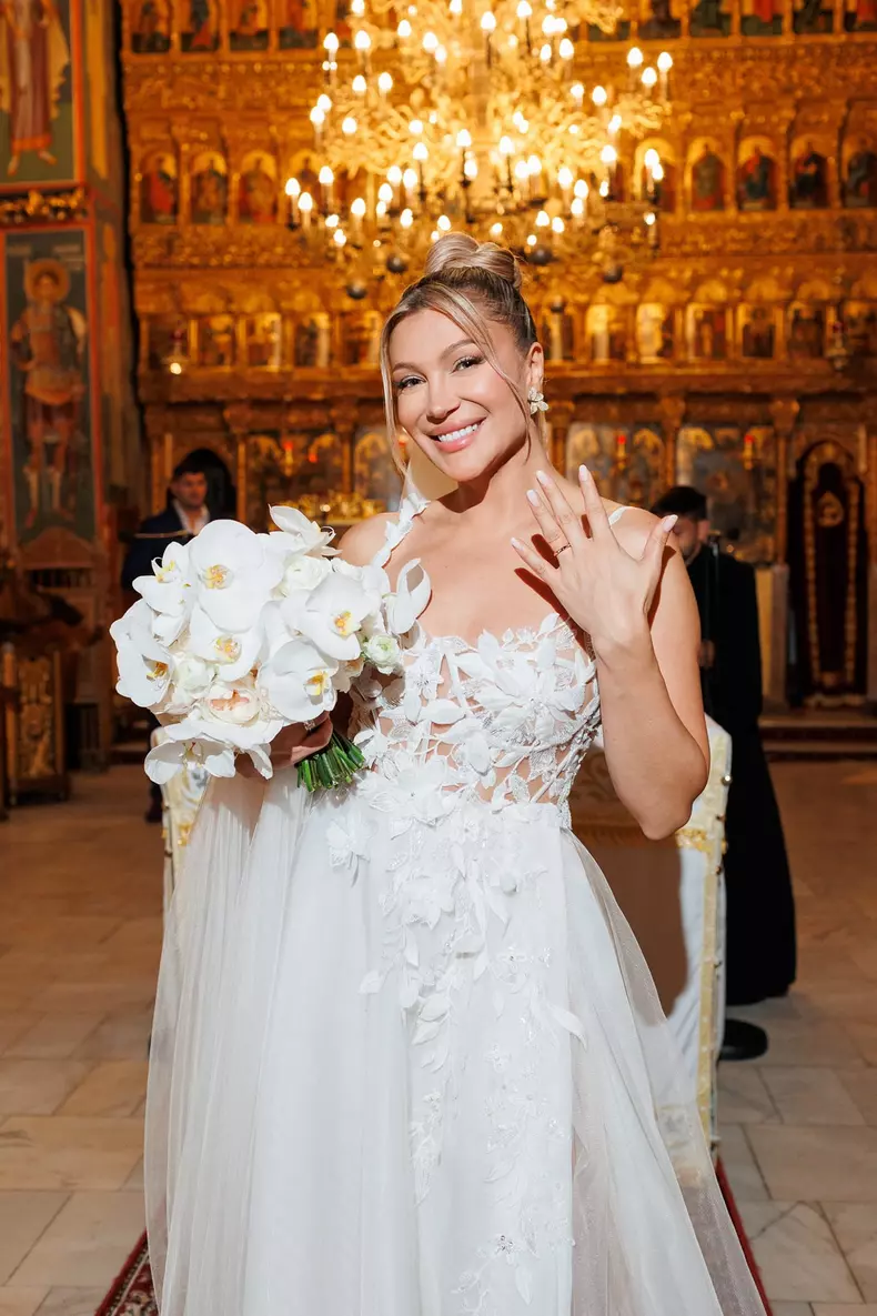Lora mireasă