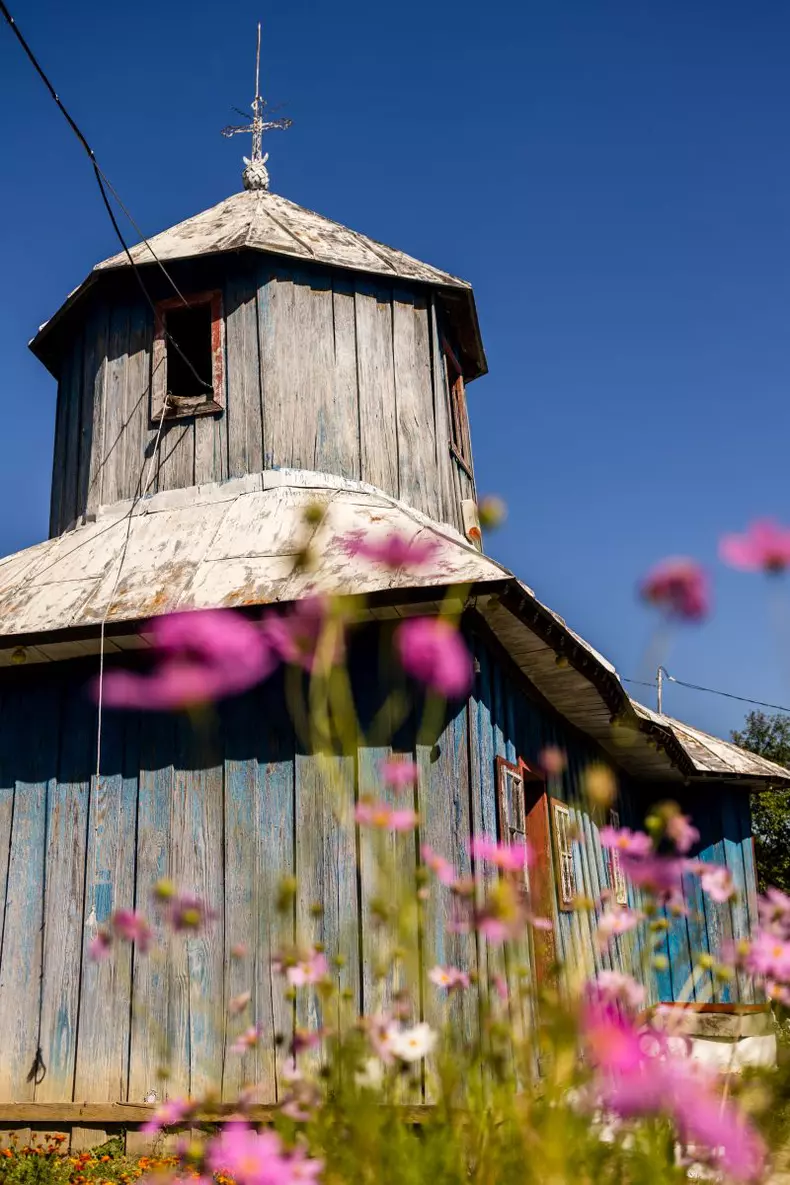 biserica-lemn-sfintii-voievozi7-cucuieti-bacau