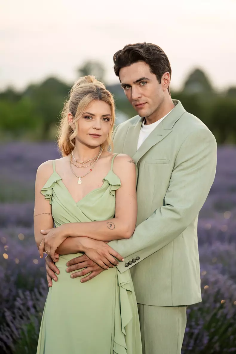 Destine cu Parfum de Lavandă 8