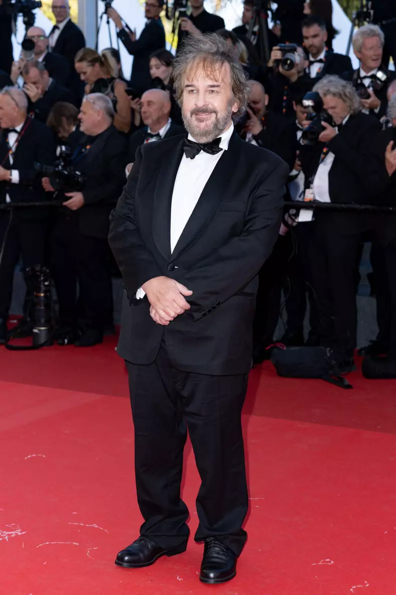 B - Montée des marches du film « La « vénus électrique » pour la cérémonie d'ouverture du 79ème Festival International du Film de Cannes