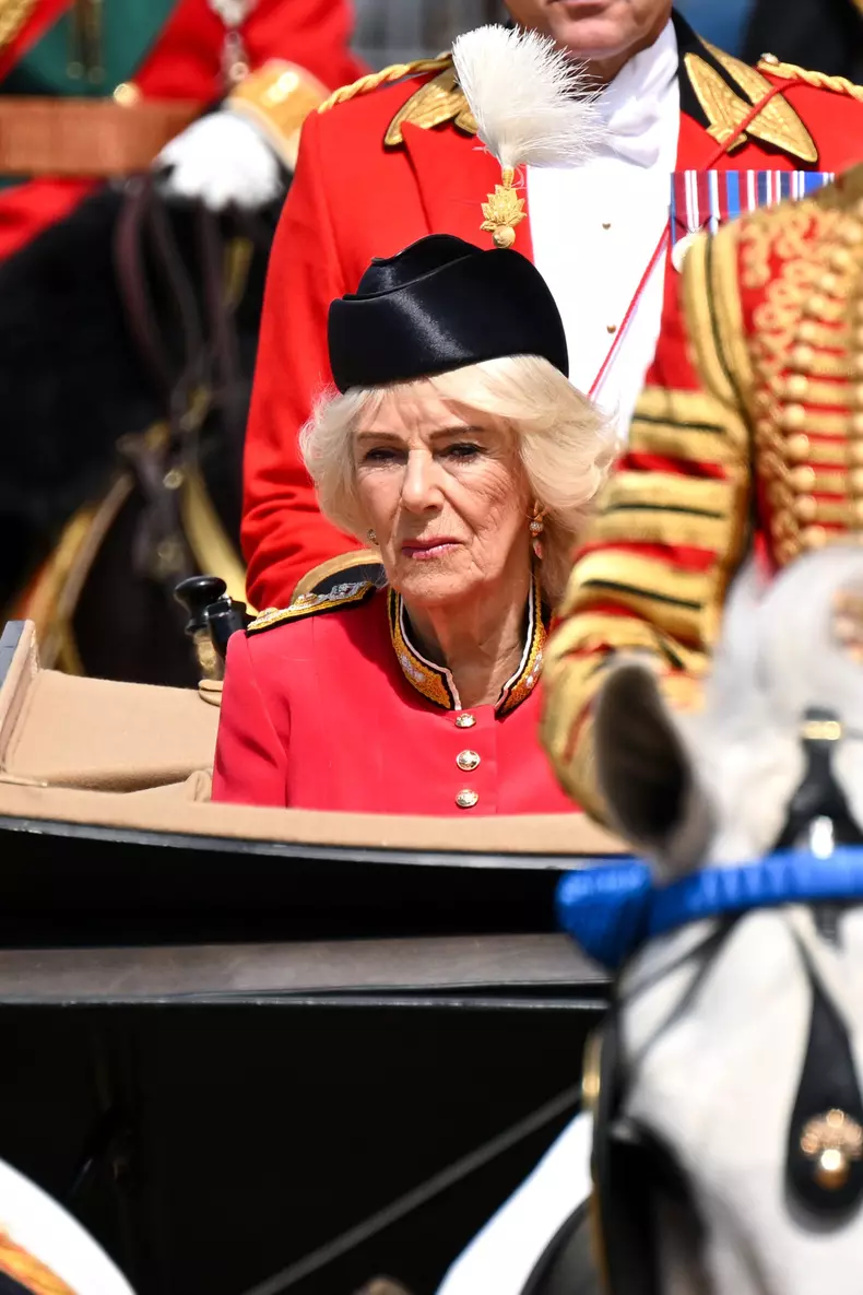 Regina Camilla. Trooping the Colour este o paradă ceremonială organizată pentru a marca ziua oficială de naștere a monarhului britanic.
