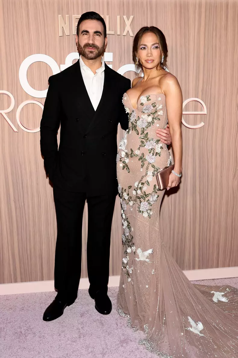 Brett Goldstein și Jennifer Lopez FOTO: Getty Images