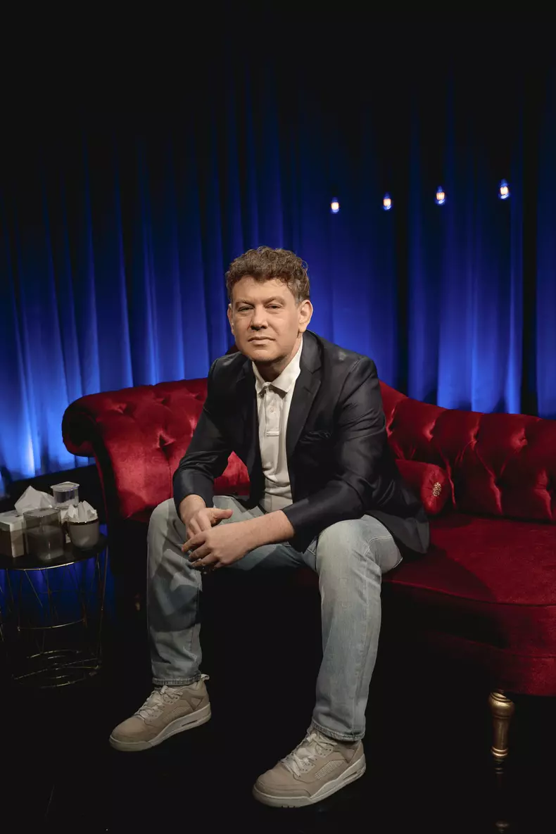 Mihai Ghita prezentator Kanal D In oglinda Asta-i Romania (3)