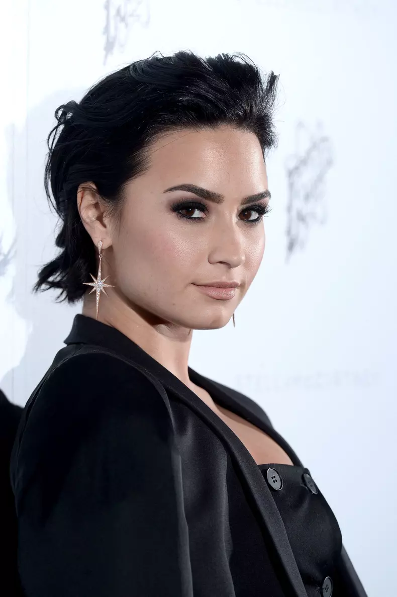 demi lovato e non binara (4)