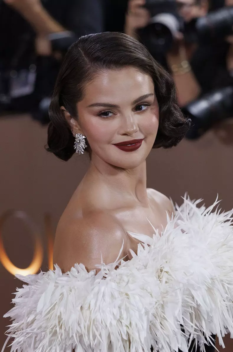Selena Gomez la Globurile de Aur 2026