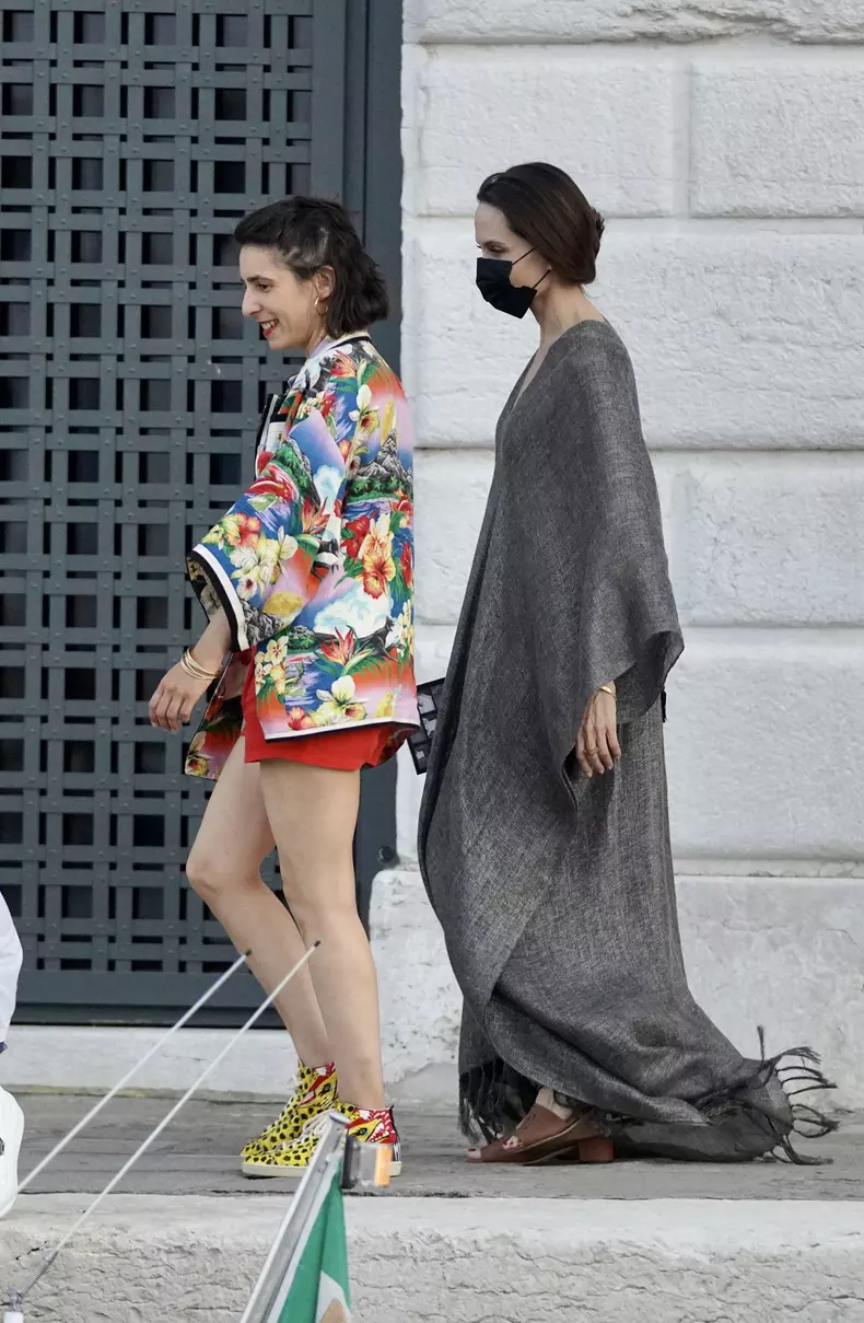 angelina jolie in venetia (2)