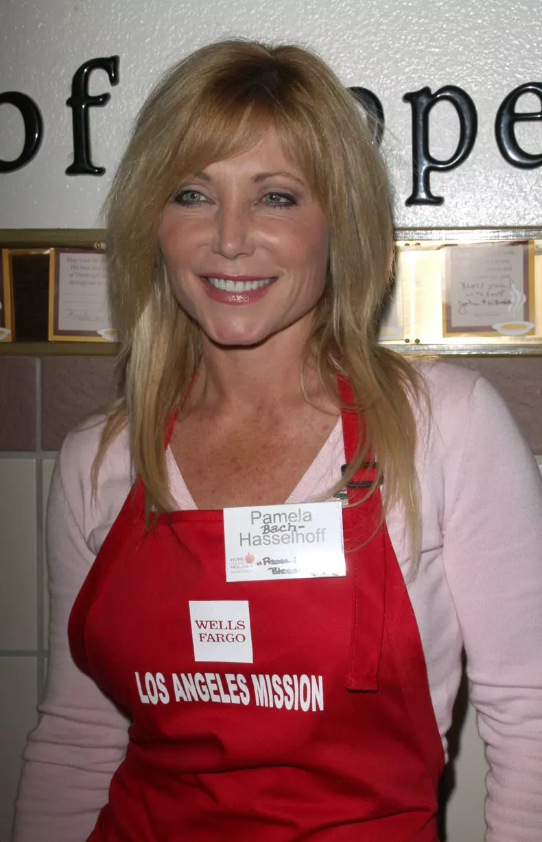LA Mission and Anne Douglas Center's Thanksgiving Meal For The Homeless