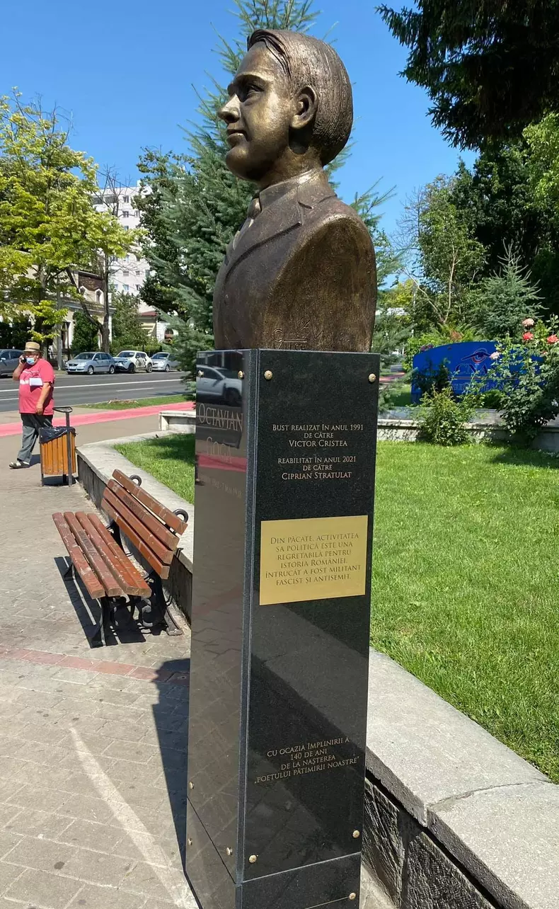 statuie-octavian-goga-iasi-2