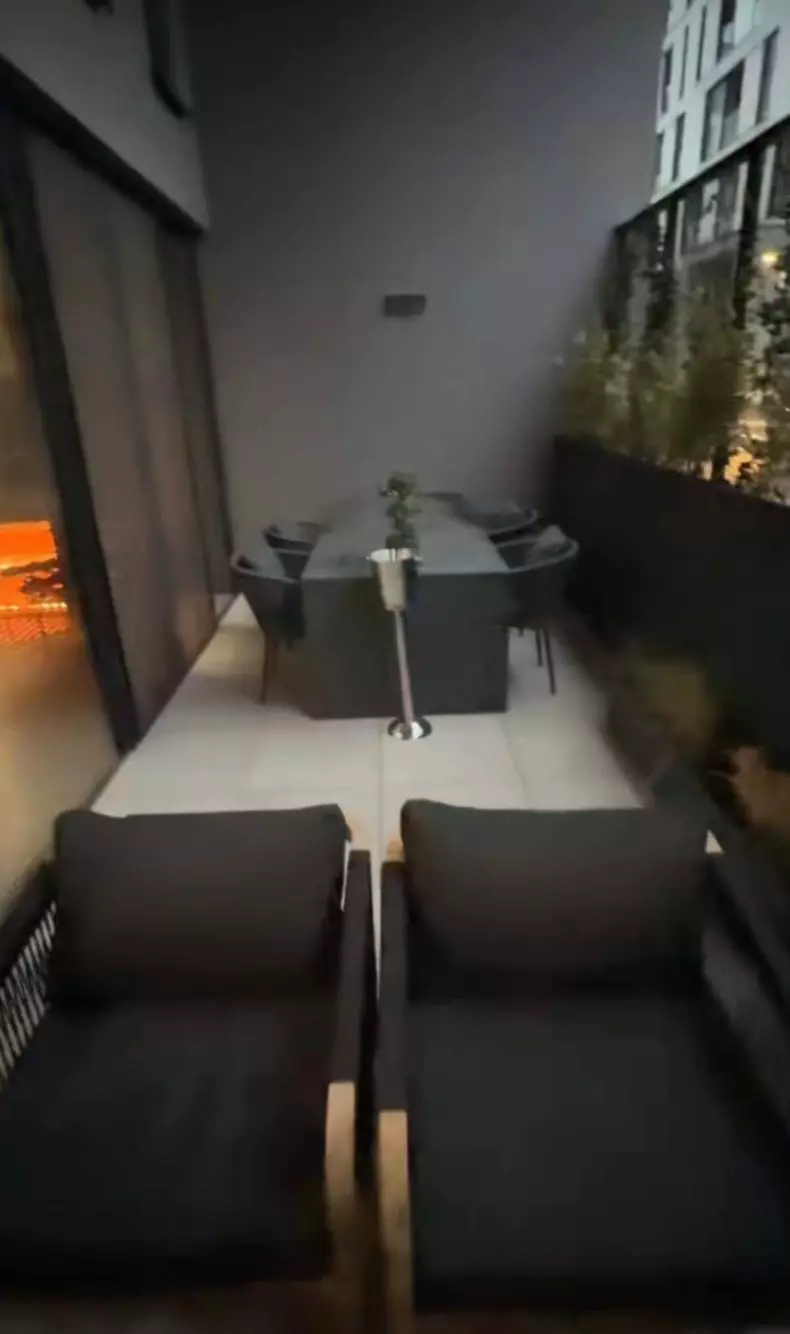 Imagini din apartamentul Loredanei Chivu (15)