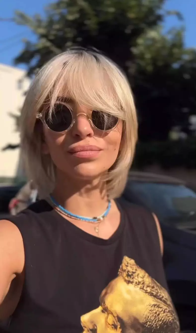 Giulia Anghelescu blonda