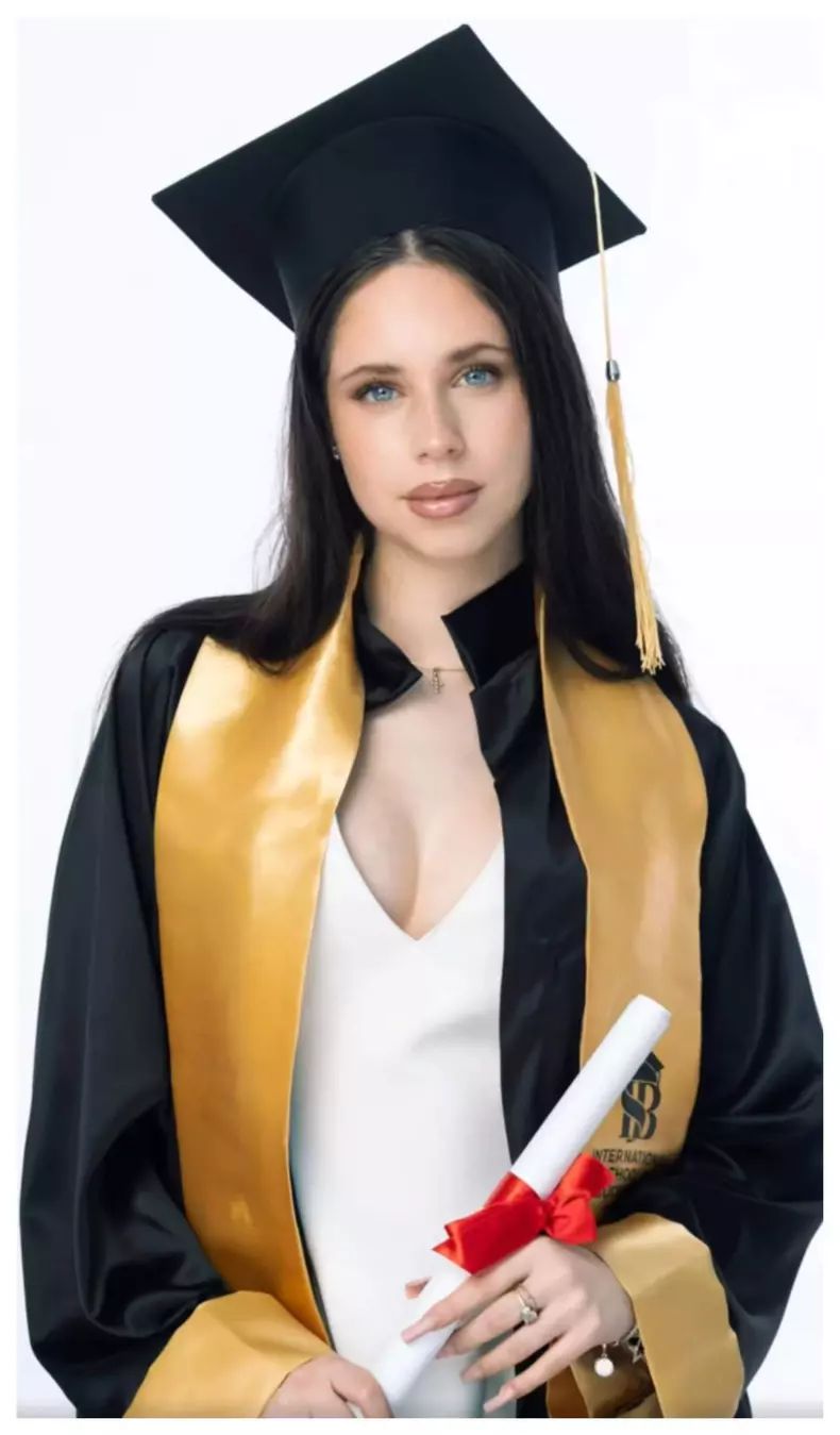 Violeta Bănică a absolvit liceul (1)