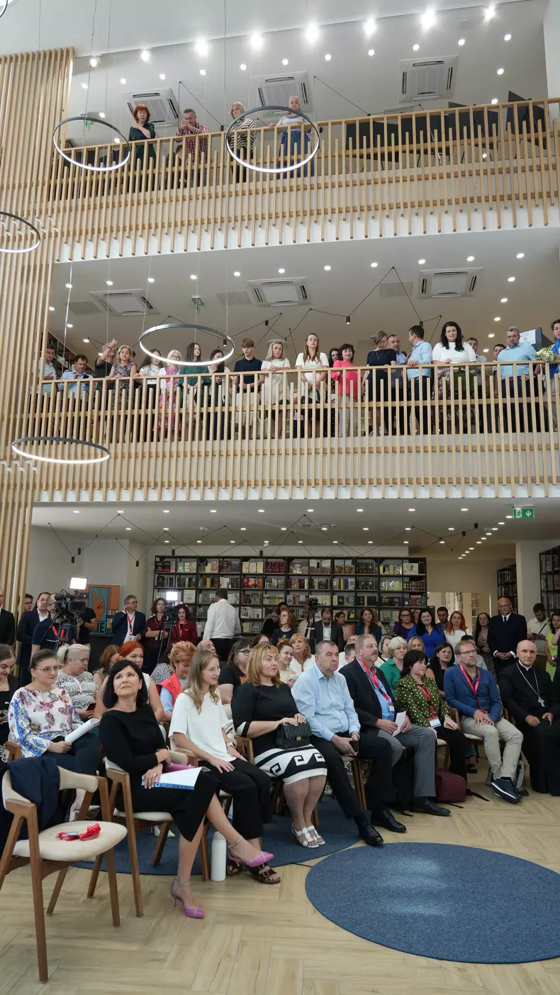 Biblioteca județeană Oradea  (4)