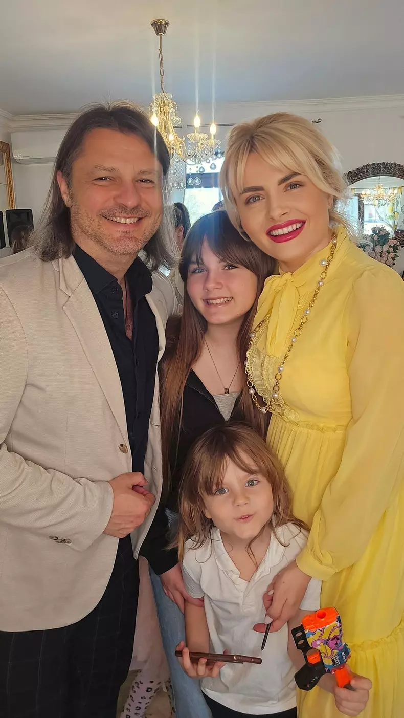 Iana Novac sotul si copiii