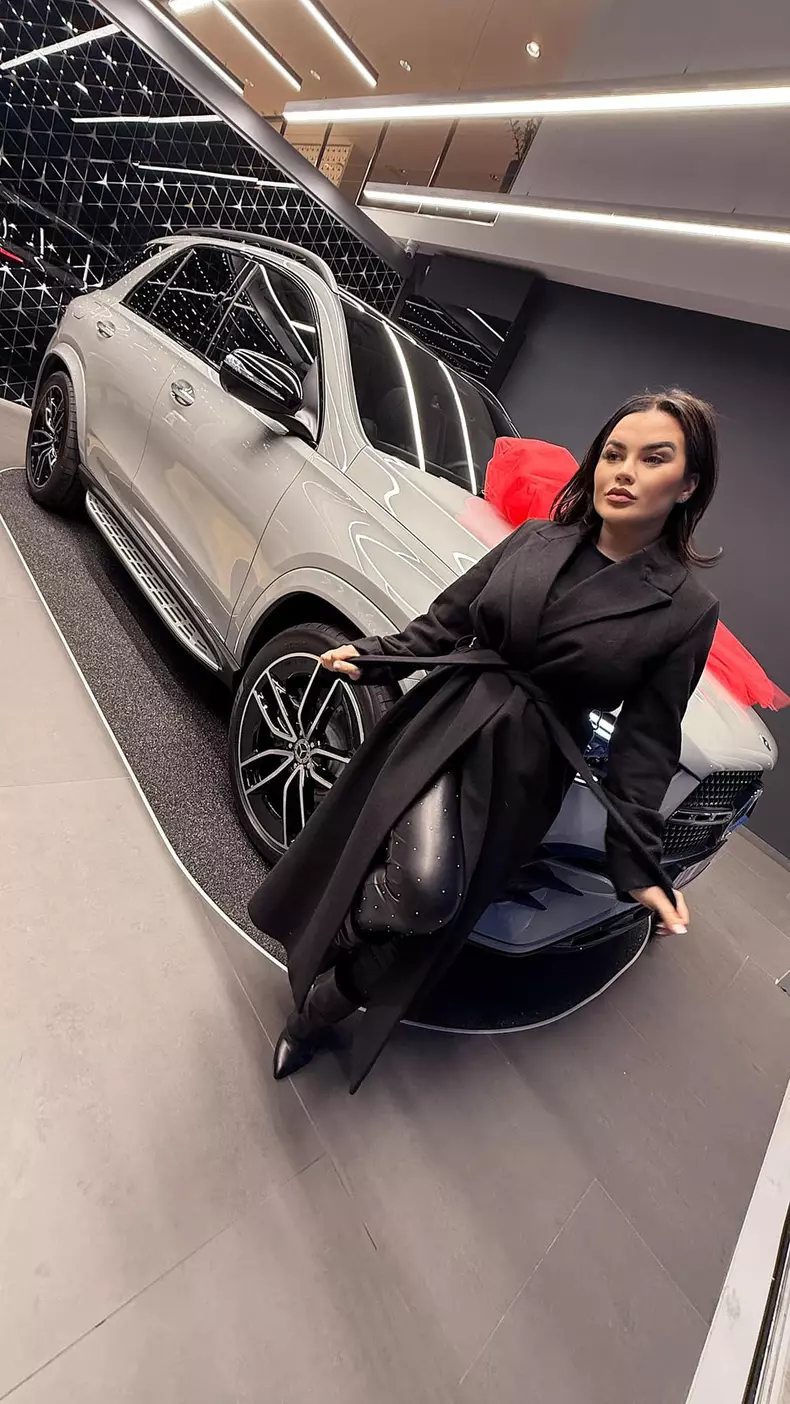 Carmen de la Salciua masina