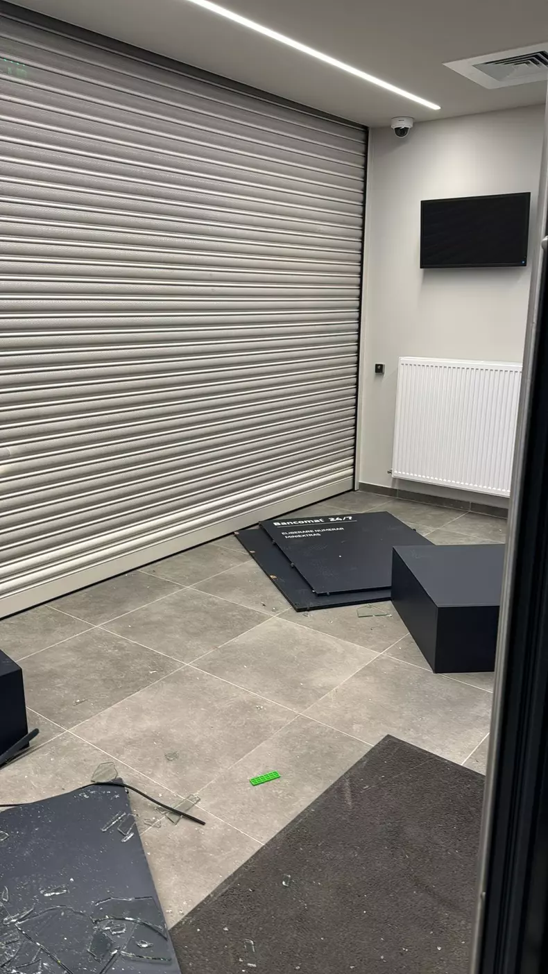 Cetățean din Grecia, scandal în banca BCR Lujerului de pe bulevardul Iuliu Maniu (2)