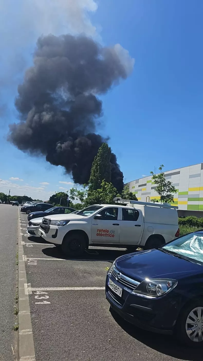 fum-incendiu-mall-arad