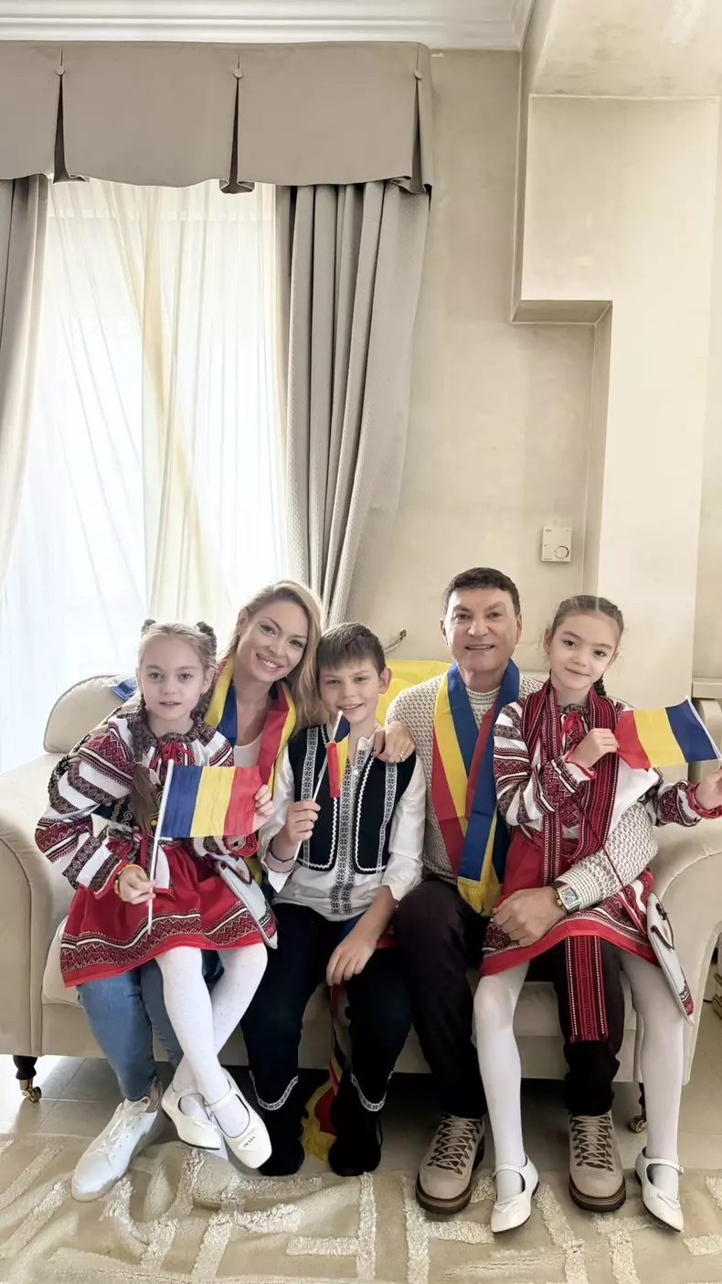 Cristi Borcea, Valentina Pelinel si copiii 1