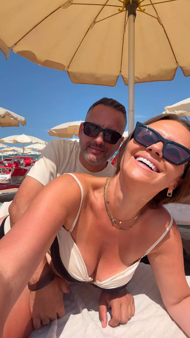 Cristina Siscanu si Madalina Ionescu in vacanta din Italia (1)