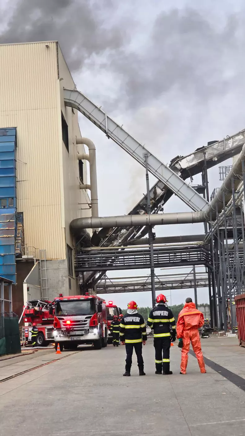 incendiu-fabrica-Kronospan-brasov-22-iulie-2026 (1)