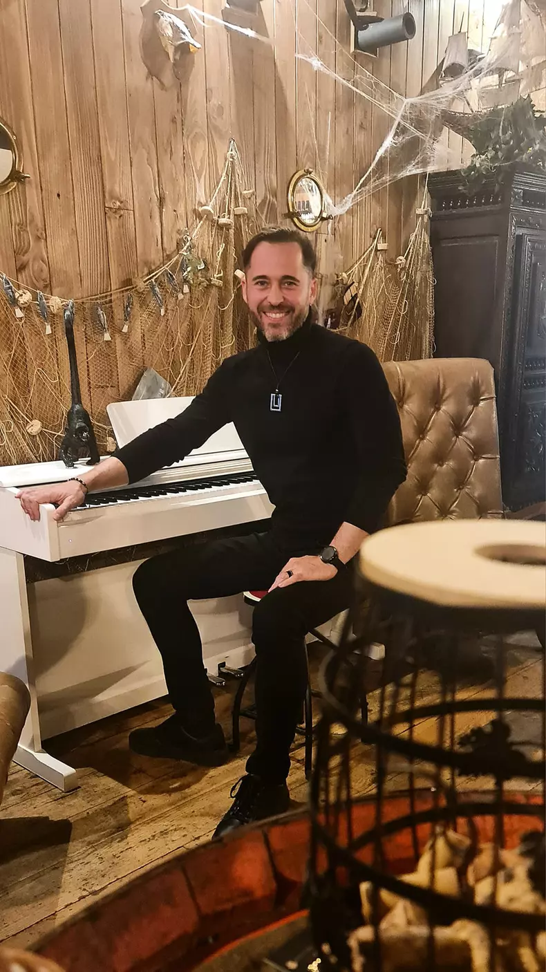 dinu-maxer-s-a-despartit-de-noua-iubita-7