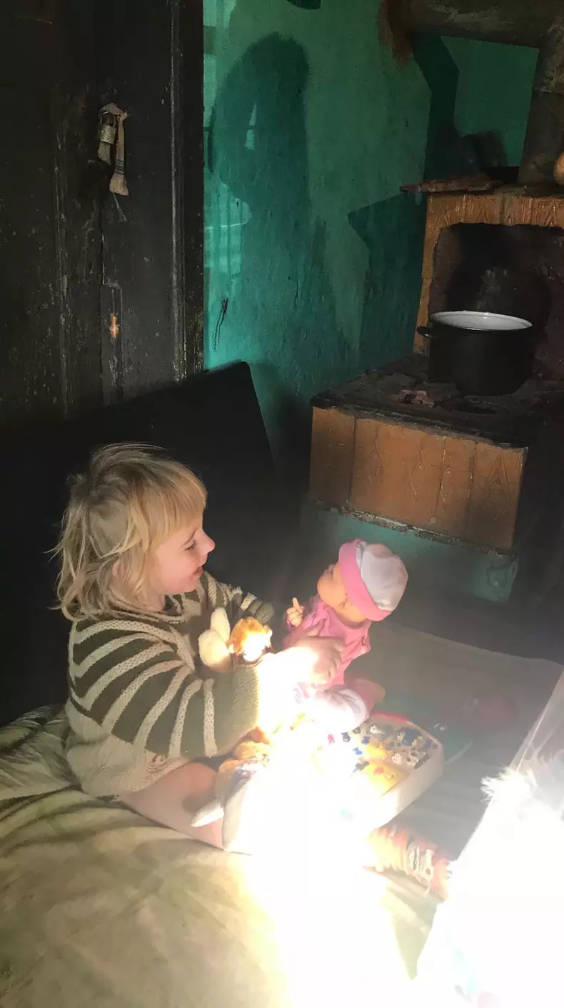 fetita paralizata picioare (5)