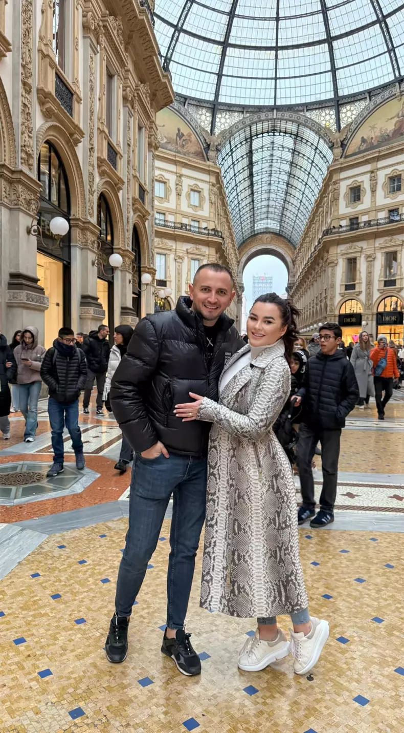 Carmen de la Salciua si sotul