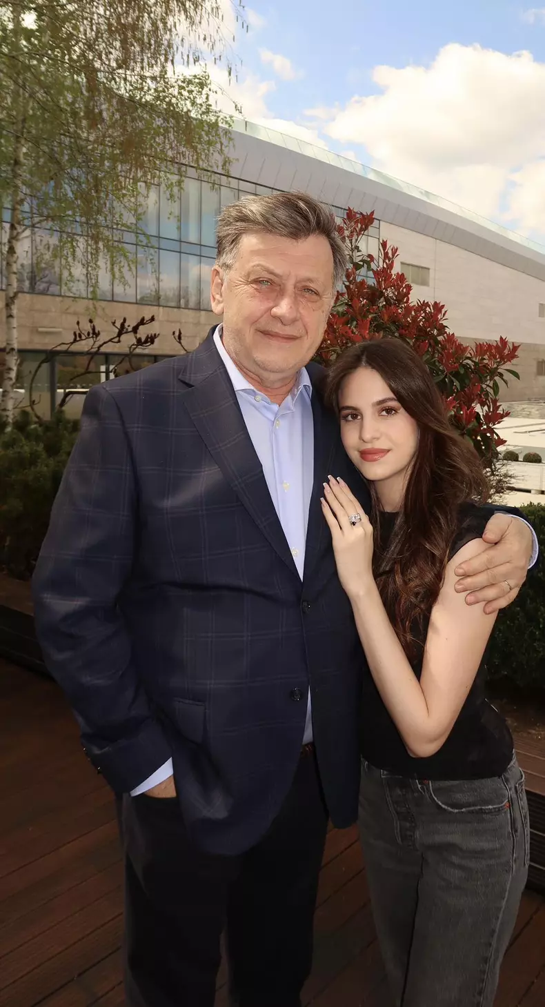 crin antonescu si irina fata lui