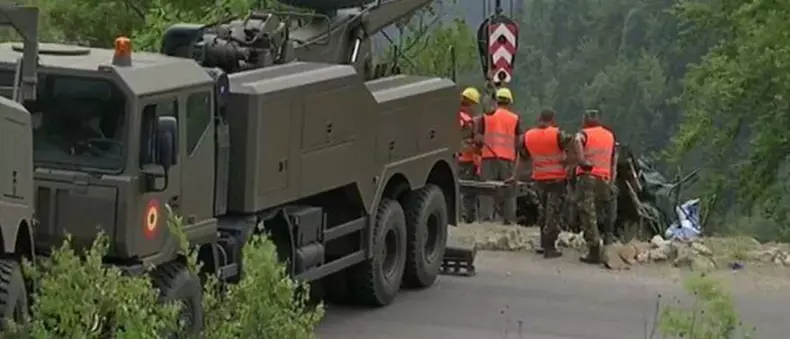 arges_camion_militar_scos_din_rapa (2)
