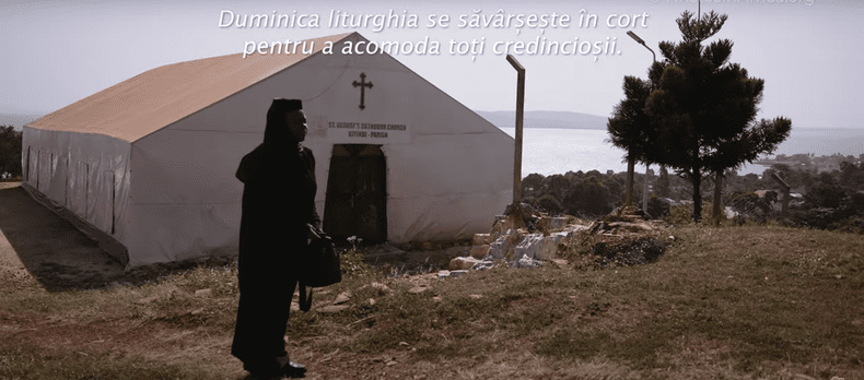 Duminica, Liturghia se săvârșește în cort. FOTO Captură video