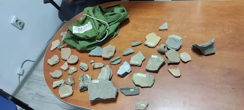 vestigii arheologice vândute în talcioc la iasi pentru 5 lei bucata