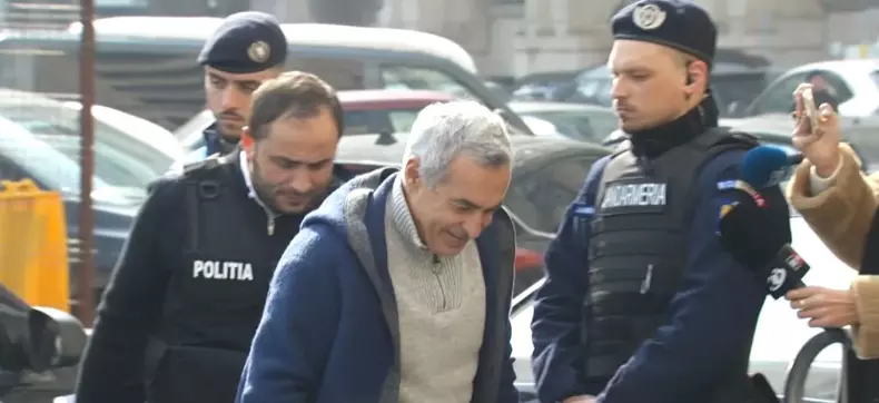 calin-georgescu-zambeste-masina-politie-audieri2