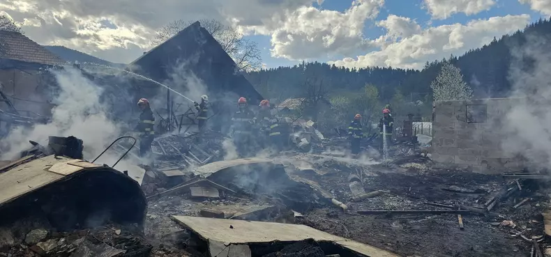 Incendiu Soveja Foto ISU Vrancea (2)