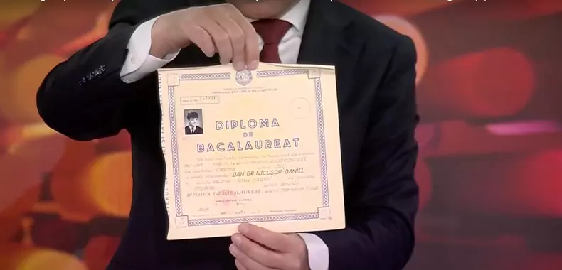 nicusor dan diploma bac 3