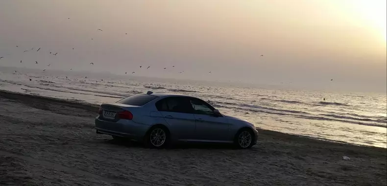 masini pe plaja (1)