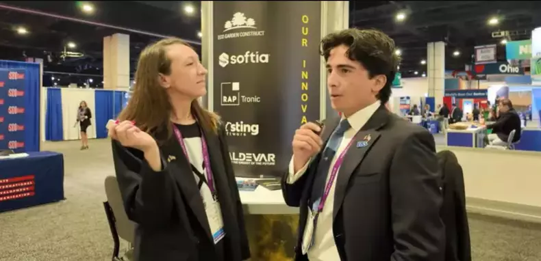 Ayan Schwarzenberg 1