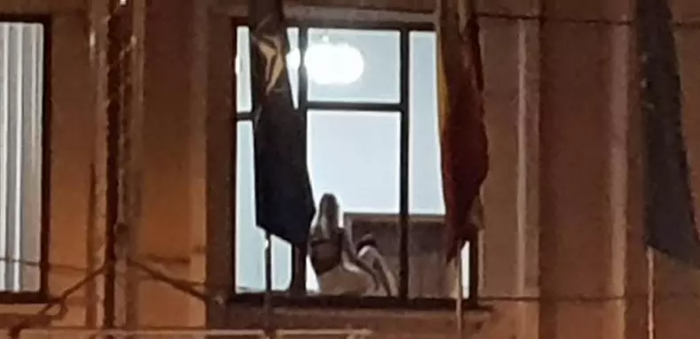 Dansatoarele Andreei Antonescu au făcut poze sexy în Primăria Bârlad (5)