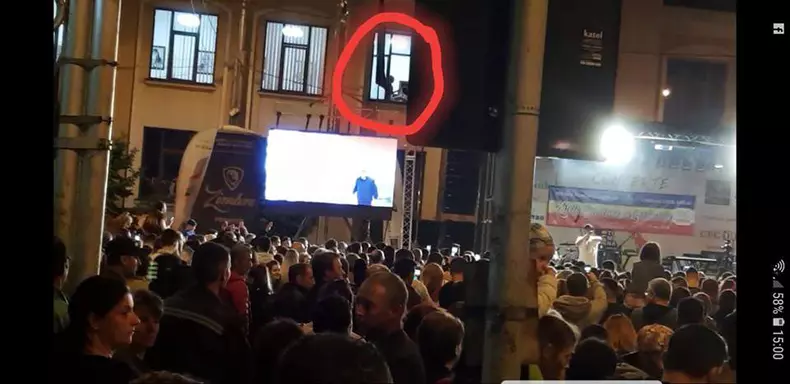 Dansatoarele Andreei Antonescu au făcut poze sexy în Primăria Bârlad (7)