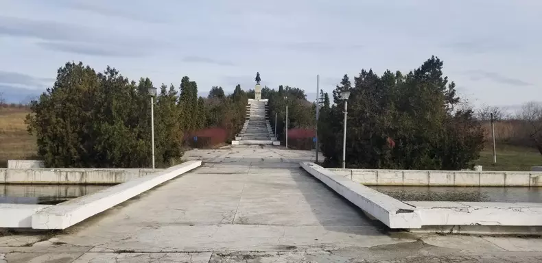Statuia lui Ștefan cel Mare de la Podul Înalt