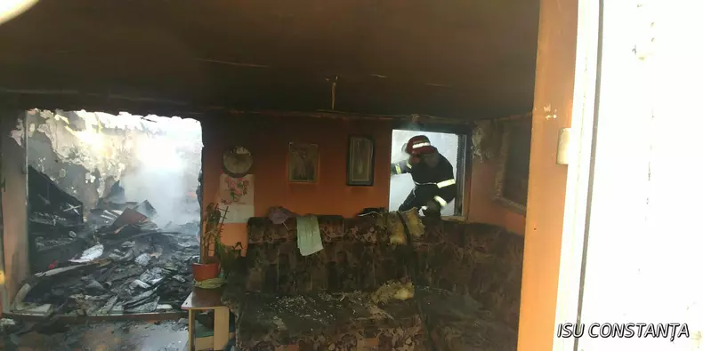 Incendiu puternic la Medgidia. Zece case au fost distruse de flăcări