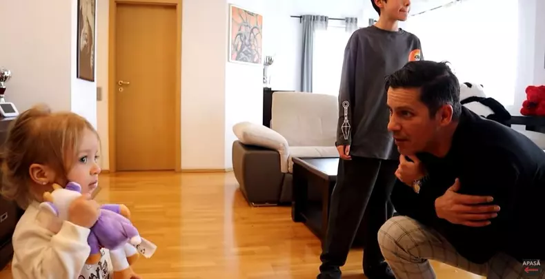 lucian-viziru-isi-cunoaste-nepotica-1