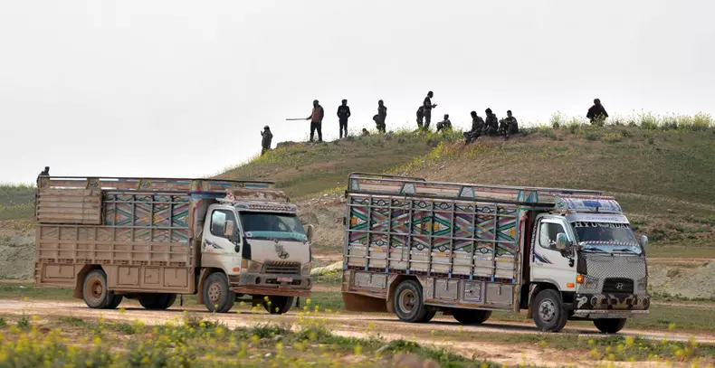SDF handed 130 Iraqi IS members to Iraqi Army