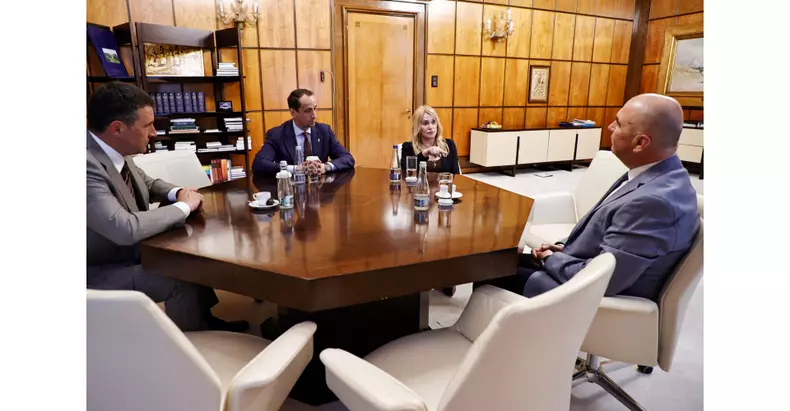 Nadia Comăneci a discutat cu Ilie Bolojan, la Guvern, despre Gala „50 de ani de la prima notă de 10.00. Foto.gov.ro (4)