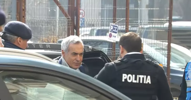 calin-georgescu-zambeste-masina-politie-audieri3