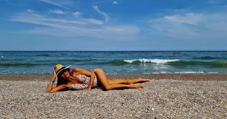 anca-turcasiu-in-costum-de-baie-4