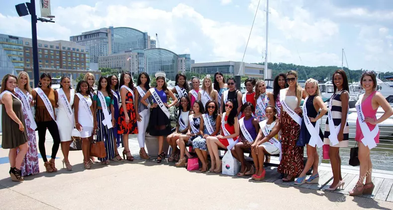 A renunțat la titlu de Miss (Maude Gorman Facebook)