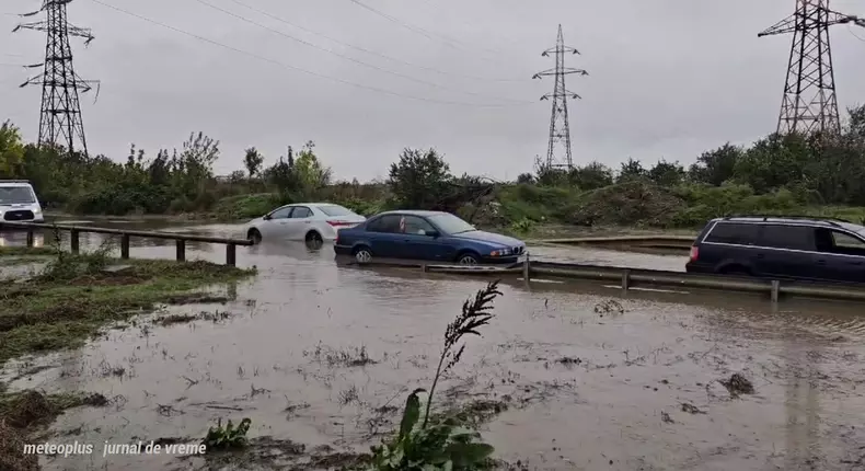 masini-sub-ape-meteoplus